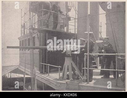 Six-Inch Breech-Loading carabine sur pont supérieur du Massachusetts - Poids, 4 à 8 tonnes Banque D'Images