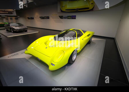 Un superbe Coupé Alfa Romeo 33/2 modèle Speciale exposée au Musée Historique Alfa Romeo Banque D'Images