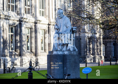 Statue de George Salmon, Provost 1888-1904, Trinity College Dublin Banque D'Images