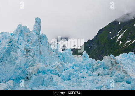 Fermer la vue du majestueux et intéressantes de textures glaciaires Glacier Surprise à Harriman Fjord. Banque D'Images