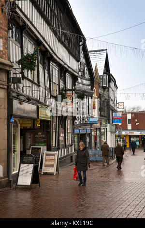 Royaume-uni, Angleterre, Cheshire, Nantwich, High Street, l'Hôtel de la Couronne, 1583 public house avec une galerie à l'étage supérieur Banque D'Images