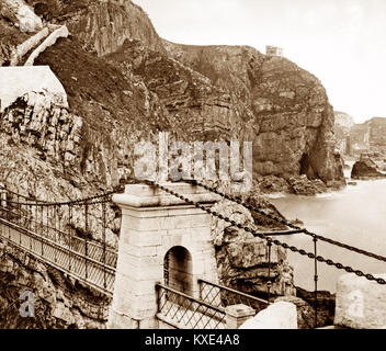 Pont pour phare de South Stack près de Holyhead, période victorienne Banque D'Images