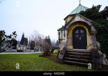 Zagreb, Croatie. Le Cimetière Monumental de Mirogoj. Le cimetière est l'un des plus beaux en Europe. Banque D'Images