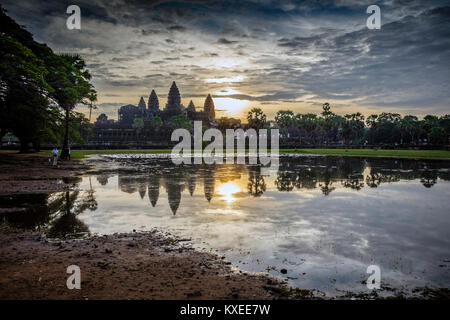 Le lever du soleil, angor Wat, au Cambodge. Banque D'Images