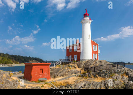 Lieu historique national du phare de Fisgard, sur l'île à l'embouchure du port d'Esquimalt à Colwood, en Colombie-Britannique, Canada. Banque D'Images