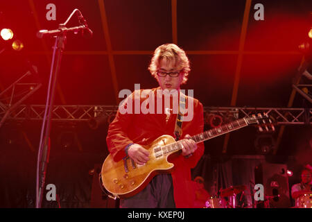 Sean Lennon jouer au festival de Glastonbury 1998, Somerset, Angleterre, Royaume-Uni. Banque D'Images