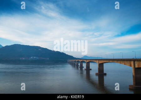 Ajo Nippon Bridge le matin,Laos,de Champasak. Banque D'Images