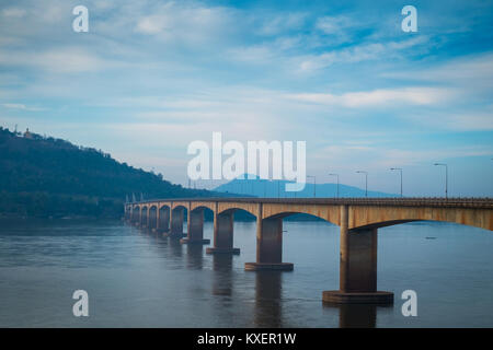 Ajo Nippon Bridge le matin,Laos,de Champasak. Banque D'Images