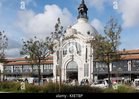 Mercado da Ribeira ou le temps que vous recherchiez un marché food hall à Lisbonne, Portugal Banque D'Images