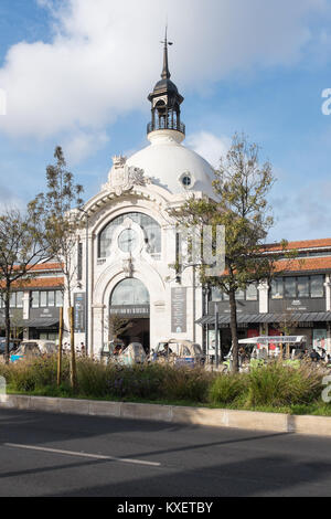 Mercado da Ribeira ou le temps que vous recherchiez un marché food hall à Lisbonne, Portugal Banque D'Images