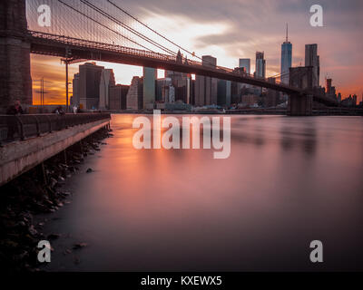 NEW YORK, LONG EXPOSURE , pont de Manhattan Banque D'Images