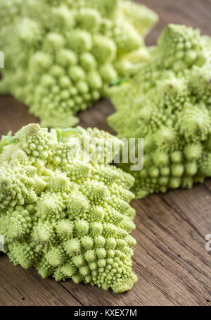 Le brocoli romanesco frais Banque D'Images