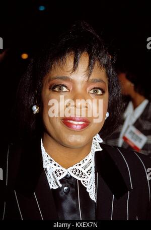 / RTMcbride MedaPunch Oprah Winfrey 1988 ASSISTER À UNE PARTIE KINGWORLD NEW ORLEANS TOUTES LES UTILISATIONS DE CRÉDIT Banque D'Images