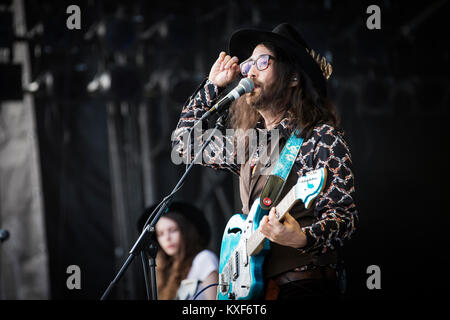 Le groupe américain le fantôme d'un tigre à dents de sabre effectue un concert live at the Spanish music festival Primavera Sound 2015 à Barcelone. Ici le chanteur et guitariste Sean Lennon est représenté sur scène. L'Espagne, 30/06 2015. Banque D'Images