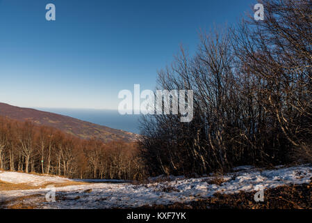 Station de ski du mont Pélion de Chania avec un peu de quantité de neige sur une journée ensoleillée Banque D'Images