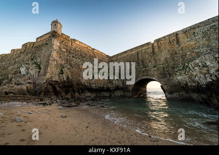 Forteresse de Peniche avec arch, Côte d'argent, Portugal Banque D'Images