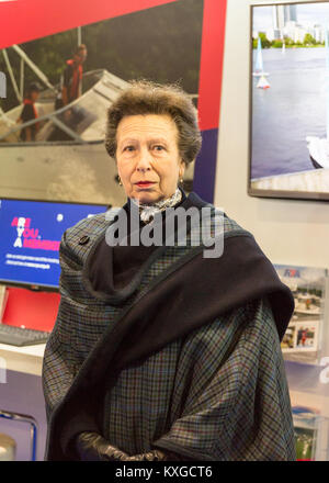 Excel, Londres, Royaume-Uni. 10 janvier, 2018. La princesse Royale, la Princesse Anne, présente le Yachtmaster de l'année paralympique britannique de sailor Hannah Stodel. Credit : Imageplotter News et Sports/Alamy Live News Banque D'Images