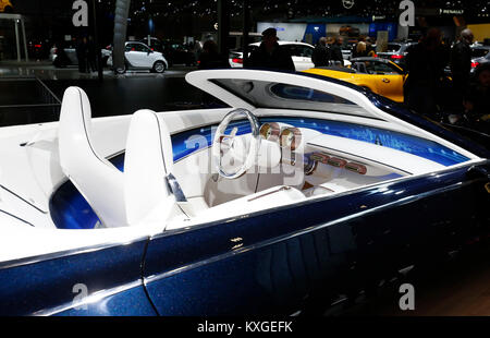 Bruxelles. 10 janvier, 2018. Photo prise le 10 janvier 2018 montre les Mercedes-Maybach 6 Cabriolet au cours de la journée des médias de la 96e European Motor Show de Bruxelles, Belgique. Credit : Ye Pingfan/Xinhua/Alamy Live News Banque D'Images