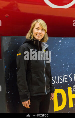 Excel, Londres, Royaume-Uni. 10 janvier, 2018. Marin britannique Susie Goodall en face de la Rustler 36 récemment rénové, a relancé l'avant de sa race. Susie Goodall est l'un des plus jeunes skippers, et la seule femme, d'être en compétition dans la course aux Golden Globe 2018, qui verra trente marins embarquez pour un tour du monde sans escale de 48 000 km des océans du monde sans aucune aide extérieure. Credit : Imageplotter News et Sports/Alamy Live News Banque D'Images