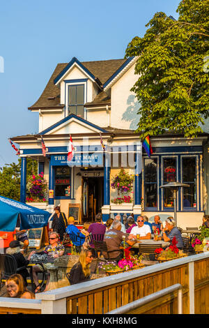 Le mât et le salon restaurant tordues dans la région de la Baie James, Victoria connu comme le jardin de ville sur l'île de Vancouver en Colombie-Britannique, Canada Banque D'Images