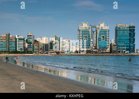 Plage de Gwangalli KwangAn, ‎Yeongnam, Busan, Corée du Sud. Banque D'Images