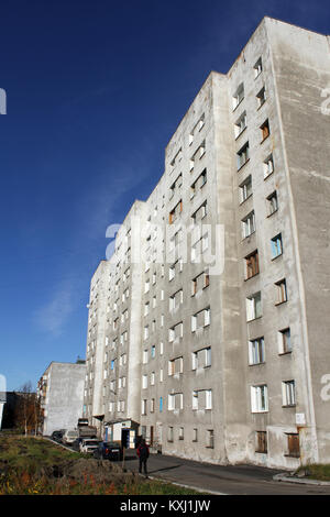 Old apartment building à Mourmansk, Russie Banque D'Images