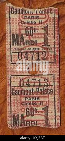 Billets d'entrée au Gaumont Palace à Paris, l'un des cinémas les plus célèbres de France. Les billets représentent la culture du divertissement du début du XXe siècle et l'importance historique du cinéma français. Banque D'Images
