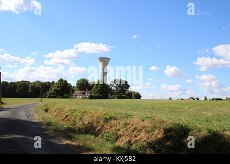 Cette image du début du XXe siècle capture une route pittoresque en Autriche menant aux Hérons, mettant en valeur la beauté naturelle et les paysages historiques de la région. Banque D'Images