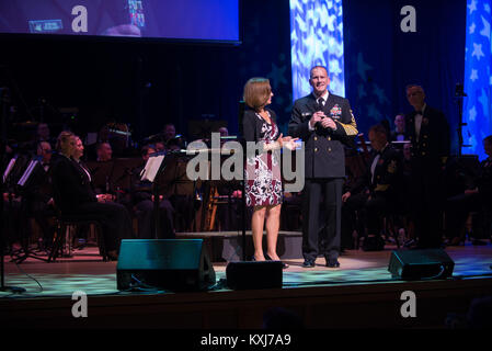 America's Navy - Célébrer 242 ans de service (36830728354) Banque D'Images