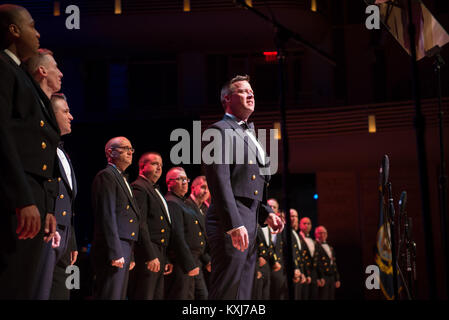 America's Navy - Célébrer 242 ans de service (36830729714) Banque D'Images