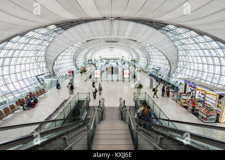 BANGKOK, THAÏLANDE - 15 octobre 2014 : design futuriste de l'Aéroport International Suvarnabhumi de Bangkok, Thaïlande. Banque D'Images