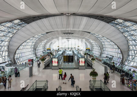 BANGKOK, THAÏLANDE - 15 octobre 2014 : design futuriste de l'Aéroport International Suvarnabhumi de Bangkok, Thaïlande. Banque D'Images