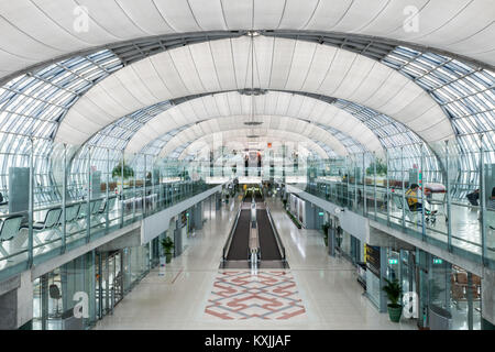 BANGKOK, THAÏLANDE - 15 octobre 2014 : design futuriste de l'Aéroport International Suvarnabhumi de Bangkok, Thaïlande. Banque D'Images