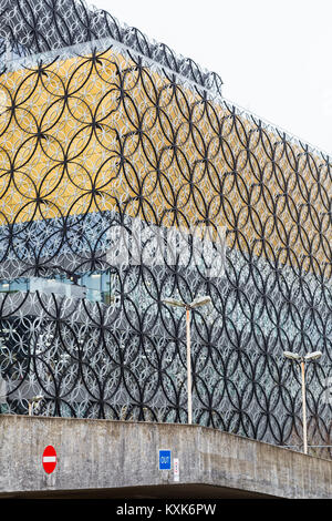 La nouvelle bibliothèque de Birmingham situé sur l'ouest du centre-ville. Les £188.8m possède une structure qui est la plus grande bibliothèque régionale de l'Europe. Il Banque D'Images