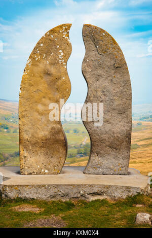 Couper l'eau sculpture par Mary Bourne au-dessus de la vallée de la région de Cumbria. Mallerstang Il fait partie de l'Eden Benchmarks projet. Banque D'Images