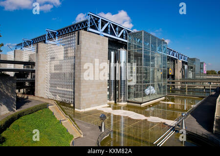 Parc de la Villette avec la Cité des Sciences, Paris, France Banque D'Images