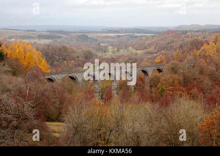 Lambley désaffecté, viaduc ferroviaire de Brampton Alston. Hexham, Northumberland, Angleterre, Royaume-Uni. L'automne Banque D'Images