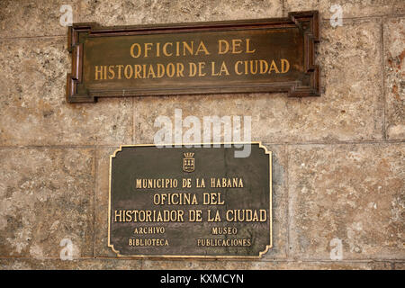 Pour signer l'Oficina del Historiador de la ciudad (Office de l'histoire) à La Havane, Cuba. Banque D'Images