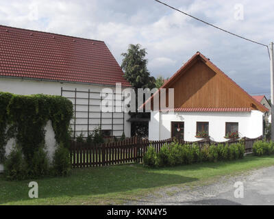 Cette image montre Babín, un quartier de Horažďovice en République tchèque, mettant en valeur son architecture résidentielle et son aménagement urbain. Banque D'Images