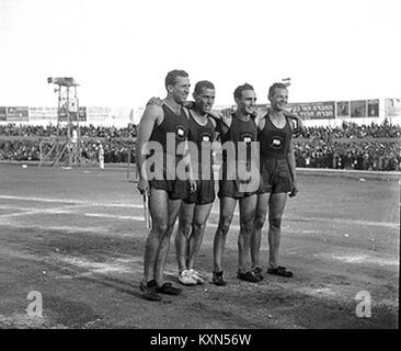 La photographie montre des athlètes participant aux 2èmes Jeux de la Maccabiah en 1935 à tel Aviv, en Israël, un événement sportif juif international organisé tous les quatre ans. Banque D'Images
