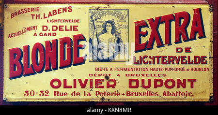 Blonde Extra, L Espérance, Olivier Dupont, 30-32 rue de la Poterie-Bruxelles Abattoir, vieux métal enseigne publicitaire Banque D'Images