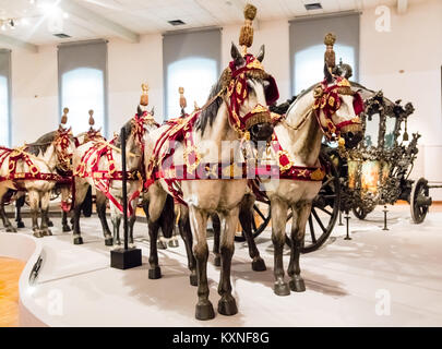 Décorées de chevaux et calèches de fées et utilisé par la monarchie des Habsbourg, Imperial Transport Museum, château de Schönbrunn, Vienne, Autriche, Europe Banque D'Images