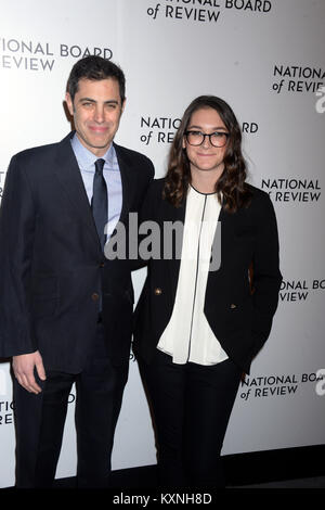 Manhattan, États-Unis d'Amérique. 09Th Jan, 2018. Josh Singer, Liz Hannah assiste au Conseil national de l'examen au Gala annuel de la 42e Rue Cipriani le 9 janvier 2018 à New York. People : Josh Singer, Liz Hannah : Tempête Crédit Media Group/Alamy Live News Banque D'Images