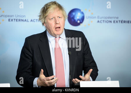 Bruxelles, Bxl, Belgique. Jan 11, 2018. Les ministres européens des affaires étrangères de Grande-Bretagne, Boris Johnson donne une conférence de presse après une rencontre avec le Ministre iranien des affaires étrangères Jawad Zarif au Service européen d'Action Extérieure (SEAE) siège à Bruxelles, Belgique le 11.01.2018 par Wiktor Dabkowski Wiktor Dabkowski/crédit : ZUMA Wire/Alamy Live News Banque D'Images