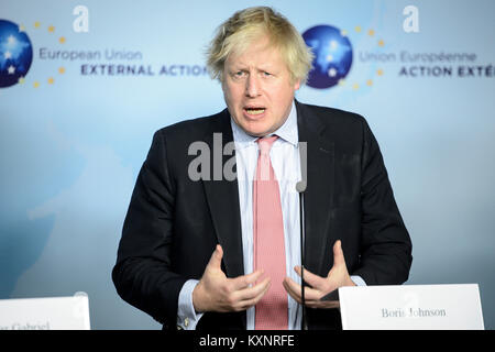 Bruxelles, Bxl, Belgique. Jan 11, 2018. Les ministres européens des affaires étrangères de Grande-Bretagne, Boris Johnson donne une conférence de presse après une rencontre avec le Ministre iranien des affaires étrangères Jawad Zarif au Service européen d'Action Extérieure (SEAE) siège à Bruxelles, Belgique le 11.01.2018 par Wiktor Dabkowski Wiktor Dabkowski/crédit : ZUMA Wire/Alamy Live News Banque D'Images