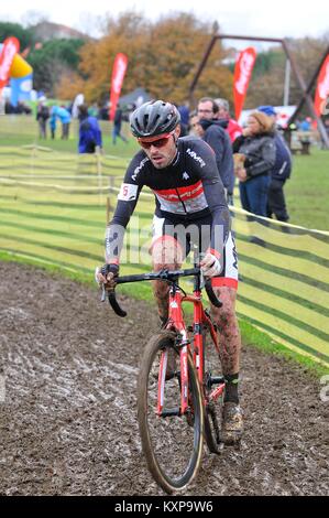 GIJON, ESPAGNE - 11 janvier : Championnats Cyclocross Espagne en janvier 11, 2015 à Gijon, Espagne. Le cycliste Samuel Sanchez rivaliser en élite cycliste Banque D'Images