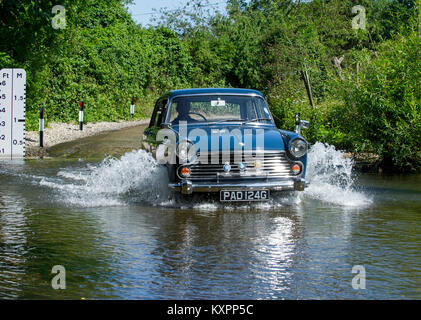 1963 Morris Oxford classic berline familiale britannique Banque D'Images