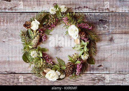 Image en gros plan d'une couronne de porte de fête de Noël Banque D'Images