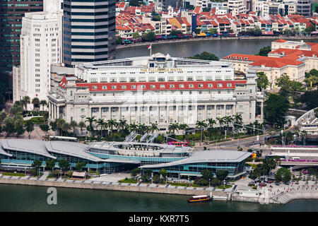 Singapour - le 18 octobre 2014 : The Fullerton Hotel Singapore est un hôtel de luxe cinq étoiles situé près de l'embouchure de la rivière Singapour, dans l'Downtow Banque D'Images