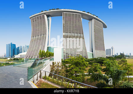 Singapour - le 18 octobre 2014 : Marina Bay Sands est un complexe intégré en face de Marina Bay à Singapour. Banque D'Images